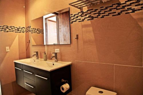 Kylpyhuone majoituspaikassa Casa Carmen Culebra- Atenas