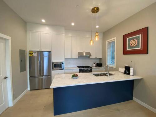 Köök või kööginurk majutusasutuses New Modern Three-room Duplex-2793