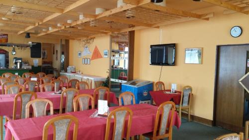TV a/nebo společenská místnost v ubytování Hotel Nico