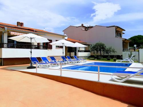 Apartments Rudez - pool - jacuzzi