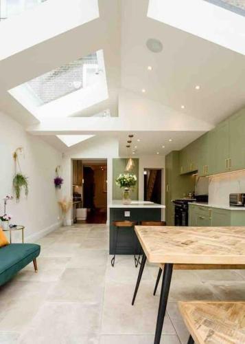 Gallery image of Whole house, ensuite & garden, 3 bedrooms in London