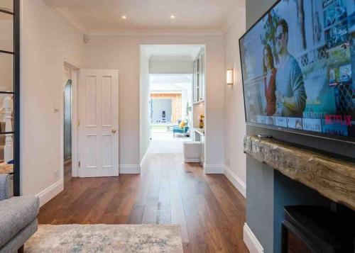 Gallery image of Whole house, ensuite & garden, 3 bedrooms in London