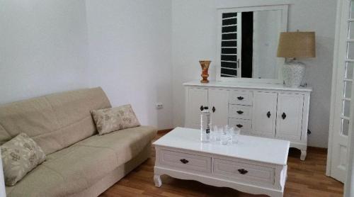 Billede fra billedgalleriet på Central appartment - heart of Bucharest - sector 1 - new renovated - open space i Bukarest