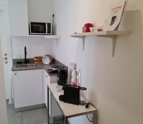 GivAt-Shmuel, Song Towers Studio tesisinde mutfak veya mini mutfak
