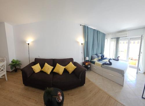 Central Tranquility City Center Apartment BY NAMASTE ELITE