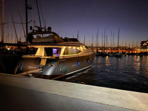 MotorYacht 21 avec équipage photo 16
