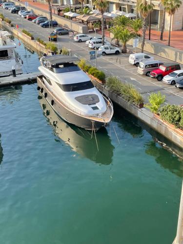 MotorYacht 21 avec équipage photo 12