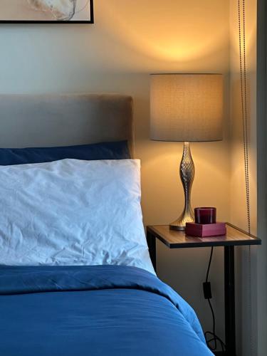 Contemporary 1 BR with balcony in Uptown Parksuites BGC Wifi included