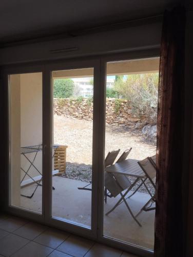 Patio nebo venkovní prostory v ubytování Appartement 2 Pièces Le Domaine de Manon