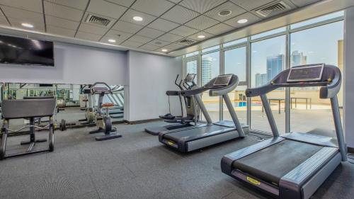 Fitness centrum a/nebo fitness zařízení v ubytování S Hotel Bahrain