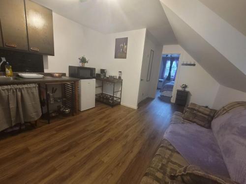 Η κουζίνα ή μικρή κουζίνα στο Cute apartment close to highway