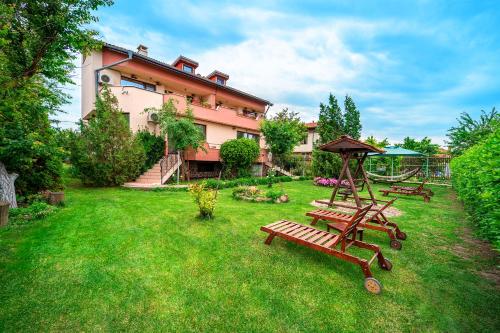 Къща за гости Саша