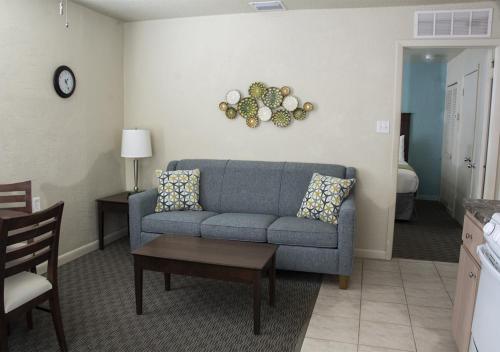 Un lugar para sentarse en Palm Pavilion Inn