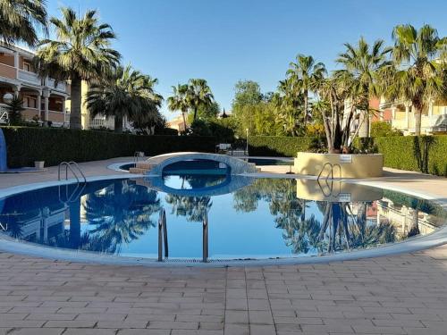 Beautiful 2-bed beachside apartment