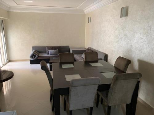 Photo de la galerie de l'établissement Appartement de luxe a resedence marina beach, à Mohammedia
