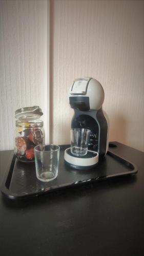 Roastineer Hotelにあるコーヒーまたはお茶