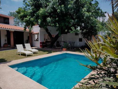 The swimming pool at or close to Hermosa casa en Cuernavaca cerca de los mejores restaurantes y plazas