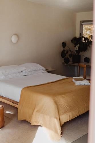 Ένα ή περισσότερα κρεβάτια σε δωμάτιο στο Miracle Manor Boutique Hotel & Spa