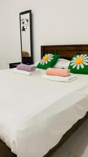 Cama o camas de una habitación en Elisha Place Hiriketiya