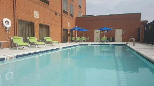 Holiday Inn Express Baltimore BWI Airport West, an IHG Hotel Image