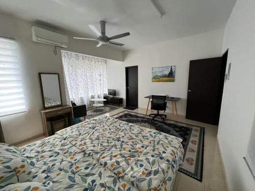 Katil atau katil-katil dalam bilik di NEW! Naiz Crib 4 Bedroom at Kepayang Heights