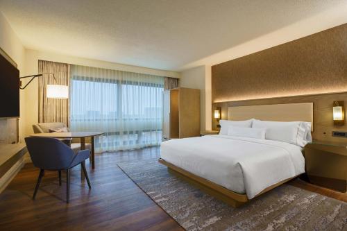 Un ou plusieurs lits dans un hébergement de l'établissement The Westin O'Hare