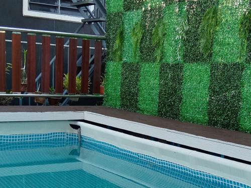 Swimming pool sa o malapit sa A&P Inn Homestay