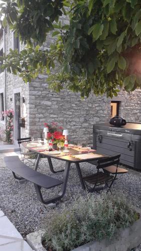 Φωτογραφία από το άλμπουμ του Pieds dans l'eau Private Wellness Bordure de Meuse σε Lustin