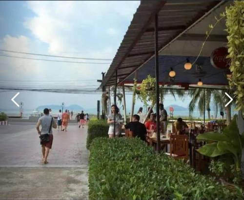 Clientes alojados en Panwa Beach Side Beachfront