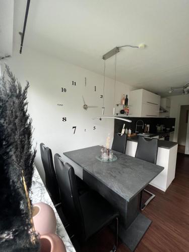 Dapur atau dapur kecil di Steinach-Apartment-Neuffen