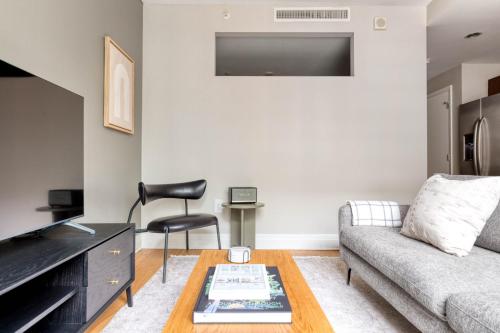 Ảnh trong thư viện ảnh của Foggy Bottom 1br w wd pool gym nr Georgetown WDC-652 ở Washington