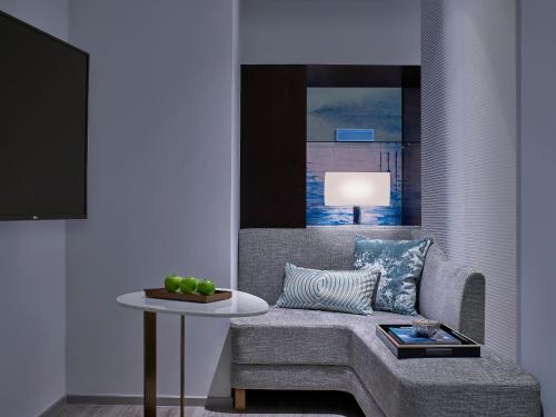 Un lugar para sentarse en Lanson Place Winsland, Singapore
