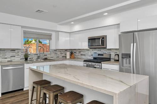Wonderful 3 Bedroom Home Perfect for Getaway
