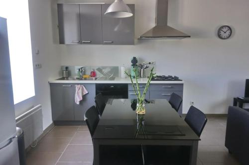 Bel appart duplex moderne à 9 min de l'aéroport