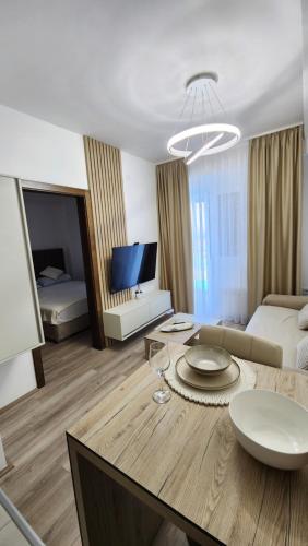 Μια τηλεόραση ή/και κέντρο ψυχαγωγίας στο apartman gold Jagodina