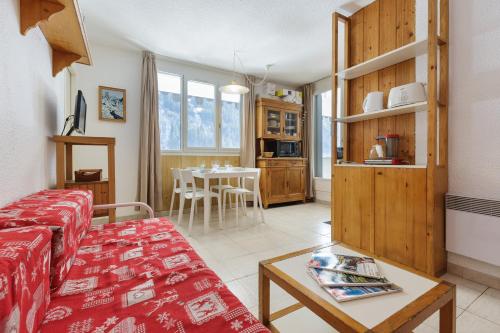 Kuchyňa alebo kuchynka v ubytovaní Chamonix Sud - Bâtiment E 421 - Happy Rentals