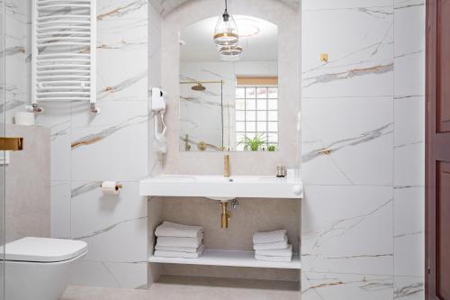 Un baño de Gotyk