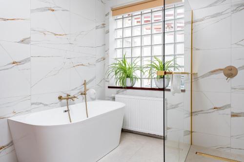 Un baño de Gotyk