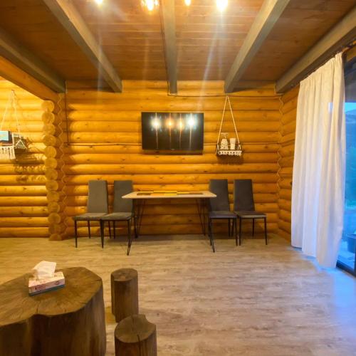 TV a/nebo společenská místnost v ubytování Arte Jermuk Cottages