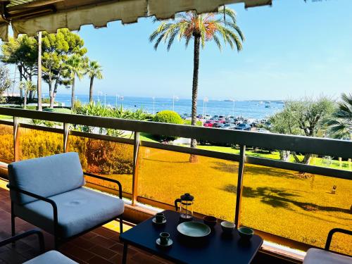 Les yeux dans le bleu, Cannes Vue mer