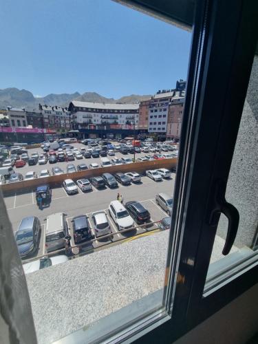  Hotel Avanti -  Room  picture :   Shower    TV    Hairdryer                           