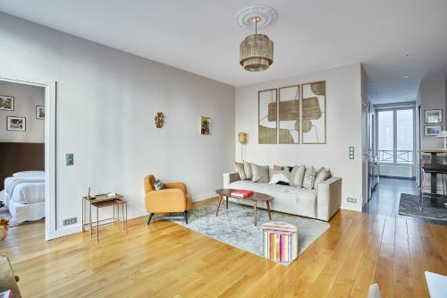 Apartement Champs Elysée by Studio prestige