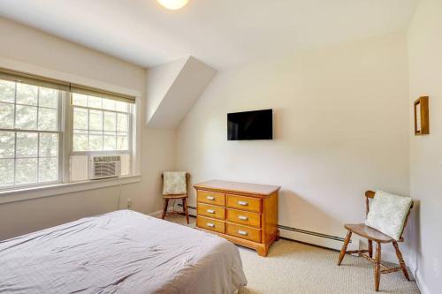Televisyen dan/atau pusat hiburan di Beautiful Stay in Downtown Freeport