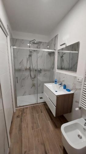 Ένα μπάνιο στο Vigarani Apartments