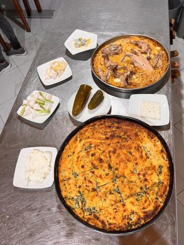 ゲストハウスの敷地内または近くでの食事または食べ物