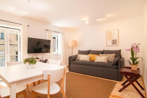 Cozy 1BR in São Vicente by LovelyStay