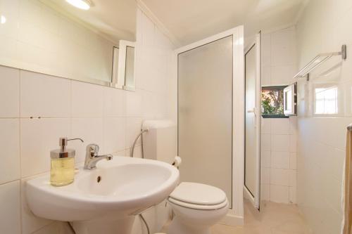Cozy 1BR in São Vicente by LovelyStay