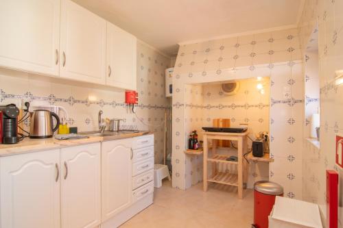 Cozy 1BR in São Vicente by LovelyStay