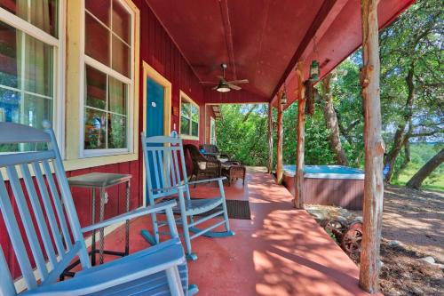 Gallery image of Sunflower Ridge Cabin in San Marcos