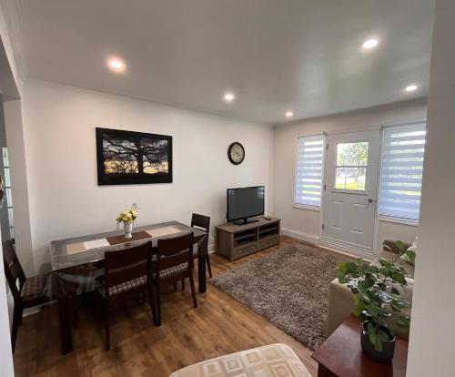 Renovated 2bedrooms apartment with free parking